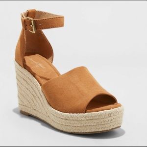 Worn once! Universal Thread Espadrille Sandals